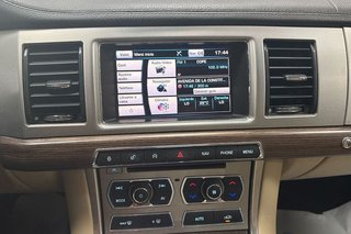 Jaguar XF   2.2 Diesel Luxury