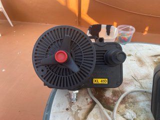 Carrete y cañas de fondo