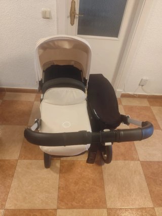 Se vende Bugaboo donkey con dos sillas y un capazo
