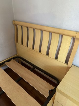 Cama de 105x190 + mesita de noche.