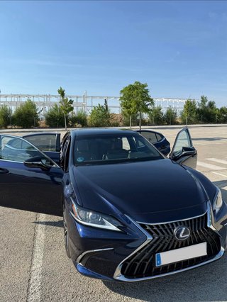 Lexus ES 300h 2022
