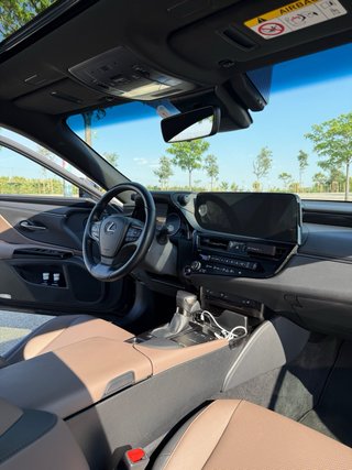 Lexus ES 300h 2022