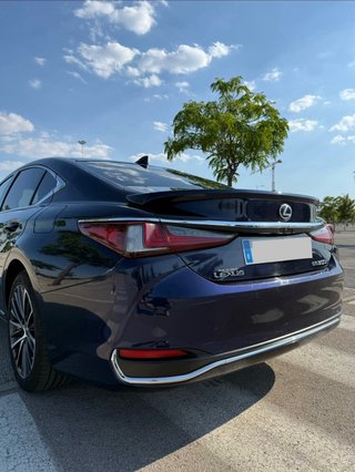 Lexus ES 300h 2022