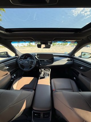 Lexus ES 300h 2022