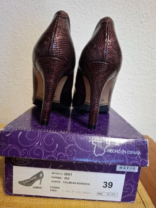 Zapatos Stilettos Piel Burdeos , tacon , 39
