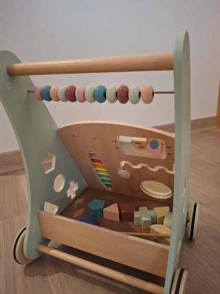 Andador de madera para bebes
