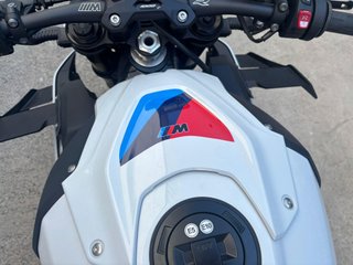 BMW M 1000 R