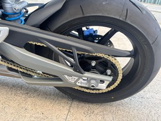 BMW M 1000 R