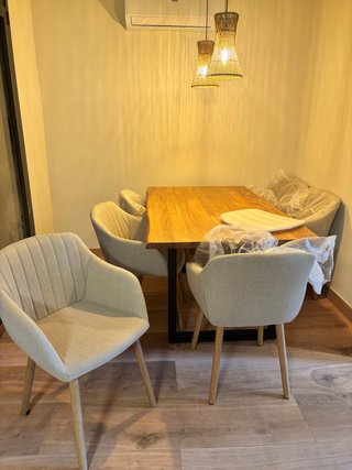 6 Sillas comedor nuevas. Se venden x falta espacio