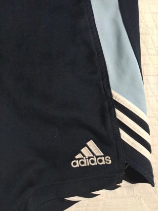 Pantalón corto Real Madrid marca ADIDAS talla L