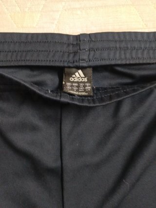 Pantalón corto Real Madrid marca ADIDAS talla L
