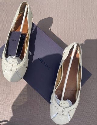 Bailarinas de Prada. Piel. Color marfil.