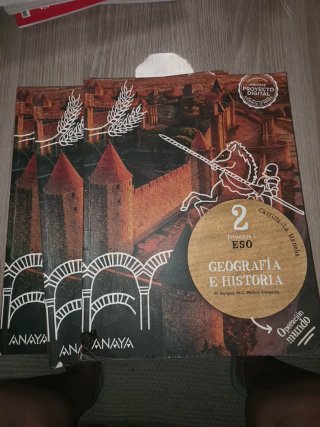 Vendo libros de 2° ESO SEMINUEVOS