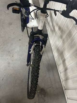 Bicicleta de montaña 8-12 años + el casco