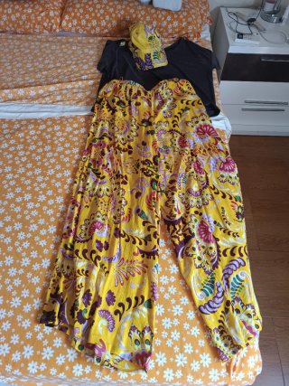 Camiseta pantalón y gorra