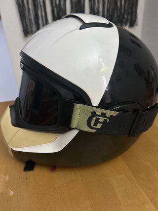 Casco Husqvarna Pilen