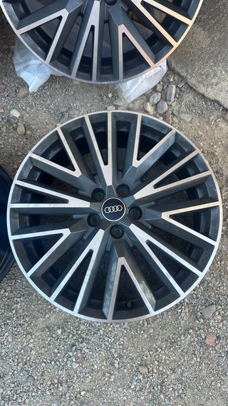 Llantas 19" Originales Audi Q3 (Diseño 20 radios)