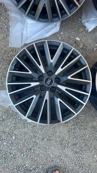 Llantas 19" Originales Audi Q3 (Diseño 20 radios)