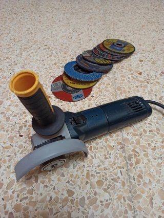 Amoladora BOSCH GWS 1100 + SDS