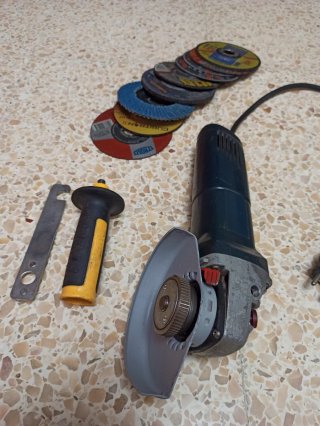 Amoladora BOSCH GWS 1100 + SDS