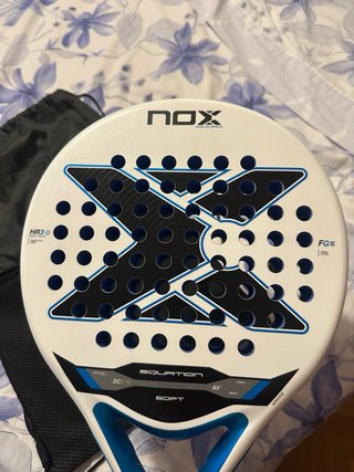 Pala de padel NOX EQUATION, como nueva
