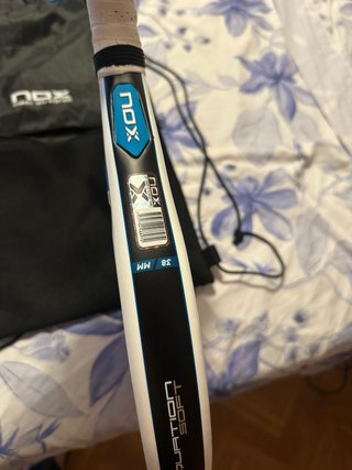 Pala de padel NOX EQUATION, como nueva