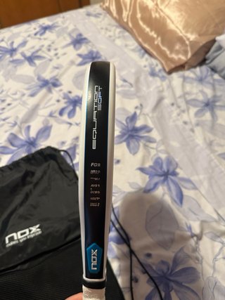 Pala de padel NOX EQUATION, como nueva