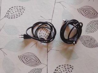 Ps4 Slim 1Tera + dos mandos originales  + 9 juegos