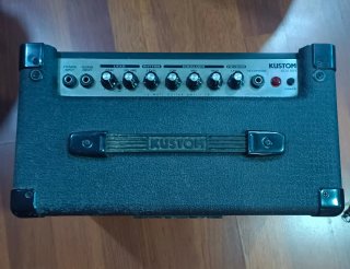 Un amplificador de guitarra Kustom