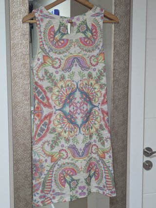 Vestido corto Desigual con estampado étnico
