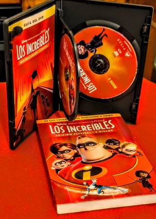 EL CINE EN CASA.           "TODO DISNEY."