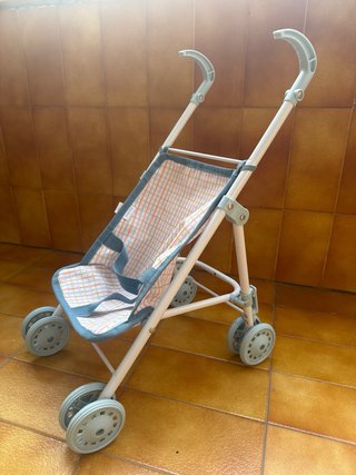 Silla de paseo para muñecos Pomea