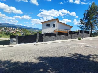 Cerrajero soldador de puertas y estructuras
