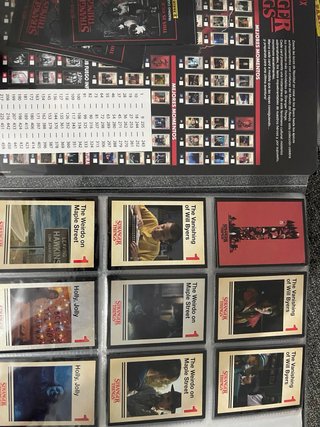Stranger things panini álbum cartas.