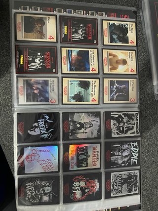 Stranger things panini álbum cartas.