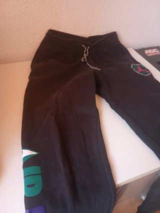 Pantalón chándal Nike talla junior 13  15 años,