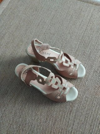 Sandalias de piel