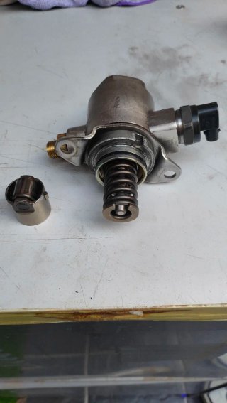 Bomba de alta presión vw golf GTI mk6 06J 127 025E