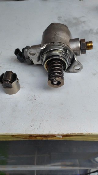 Bomba de alta presión vw golf GTI mk6 06J 127 025E