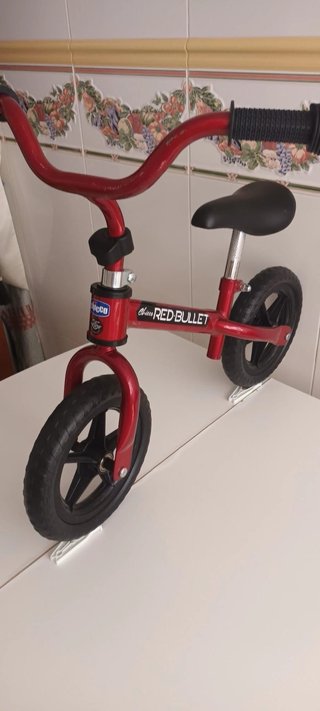 Bicicleta niño pequeño roja