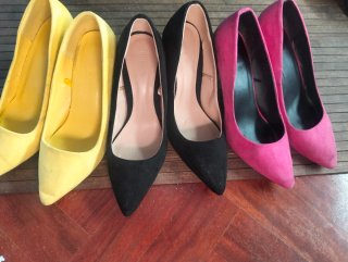 Zapatos de salón Lefties.