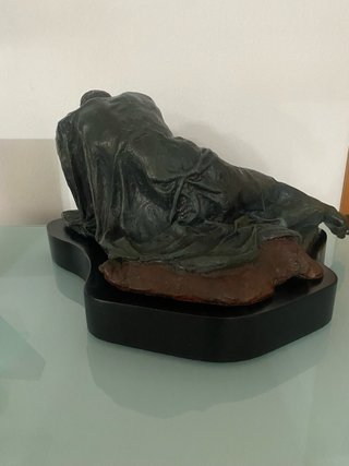 Escultura lorenzo quinn