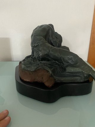 Escultura lorenzo quinn