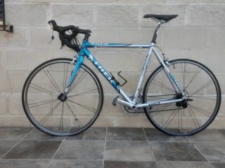 Bicicleta TREK de carretera