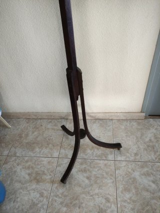 Perchero de madera antiguo
