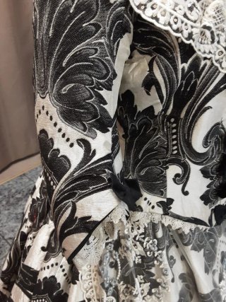 Traje de fallera S. XVIII talla 42