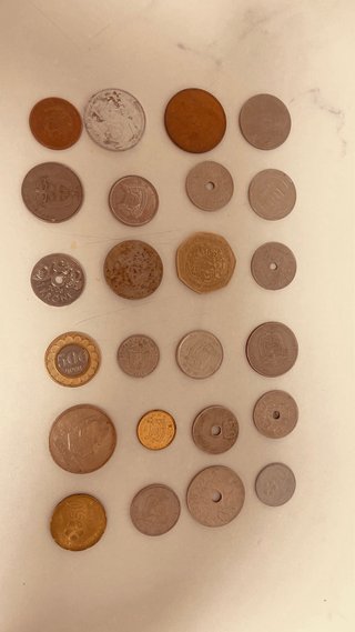 24 MONEDAS DE DIFERENTES PAÍSES