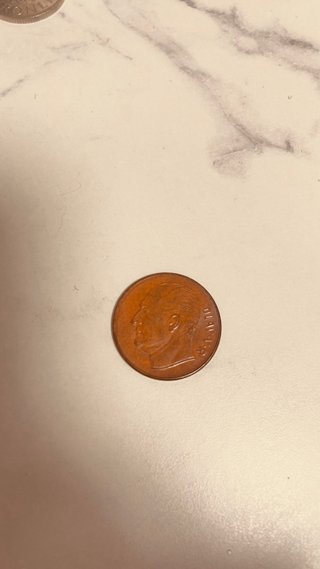 24 MONEDAS DE DIFERENTES PAÍSES