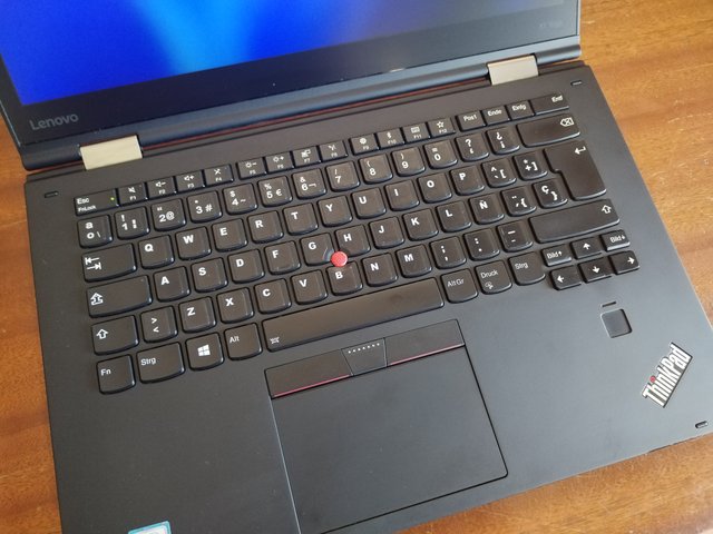 Portatil Lenovo X1 Yoga G2, Intel i7, pant tactil