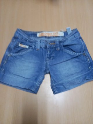 Pantalon corto vaquero talla32 de brenska